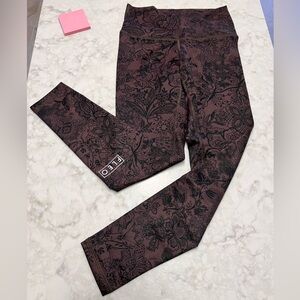 Fleo 25” inseam El Toro leggings, Chocolate Lace, medium, NWOT